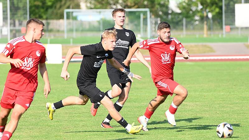 Aus Christian Fischer spricht beispielhaft die Entschlossenheit des Coburger Teams. In den ersten 20 Minuten spielte der FC Coburg die DJK Schwebenried/Schwemmelsbach regelrecht an die Wand.