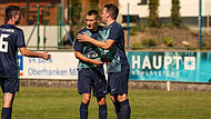Jannik Thiel (links) und der TSV Steinberg stehen nach acht Kreisliga-Spieltagen auf Rang 9.