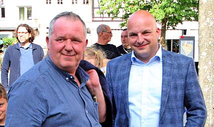 Zum ersten Mal begegneten sich St&eacute;phane Perrin, der B&uuml;rgermeister von Stenay (links) und sein M&uuml;nnerst&auml;dter Amtskollege Michael Kastl (rechts) im Jahr 2022.