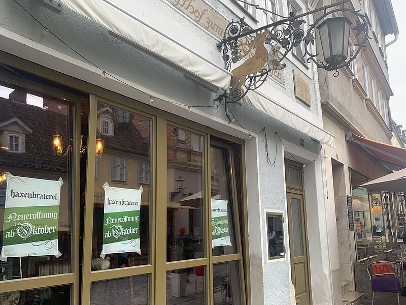 Aus &bdquo;Hirschen&ldquo; in der Judengasse in Coburg wird die &bdquo;Haxenbraterei&ldquo;.