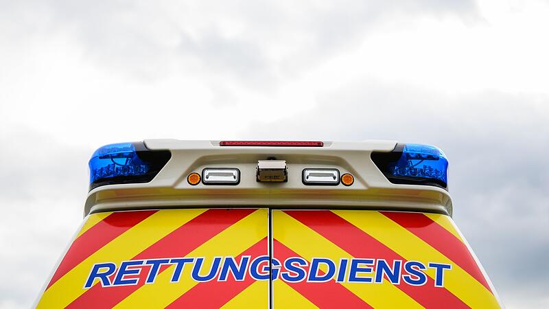 Frau von Auto angefahren Frau von Auto angefahren