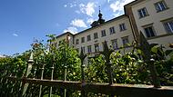 Die Unternehmergesellschaft im ehemaligen Kloster in Lülsfeld finanzierte sich in der Anfangsphase hauptsächlich durch Seminare und Workshops.