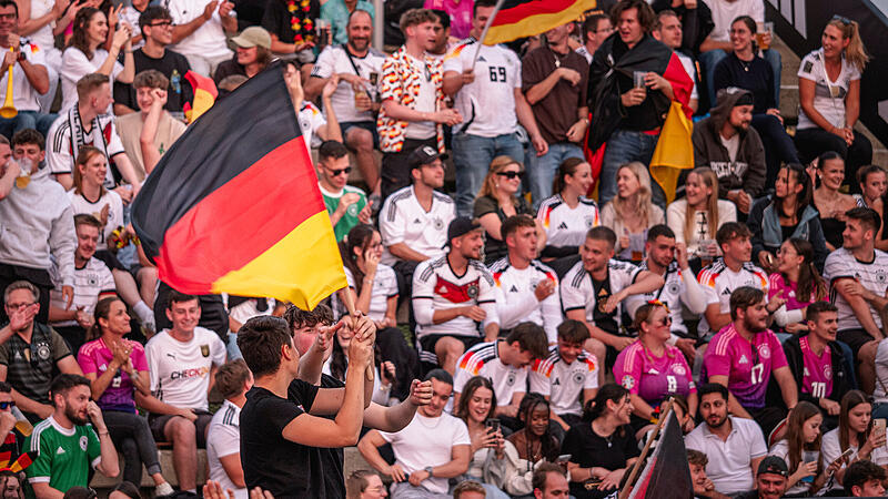 Public Viewing Deutschland gegen Schweiz in Herzogenaurach