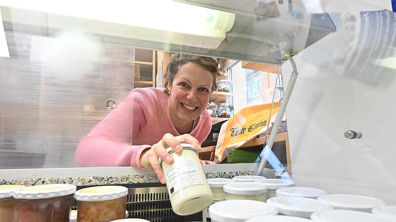 Die ersten Lebensmittel f&uuml;r ihren Tante-Emma-Laden hat Angelika Gaufer schon im Gesch&auml;ft einger&auml;umt. Bis zur Er&ouml;ffnung am 1. Dezember wird dann alles fertig sein.