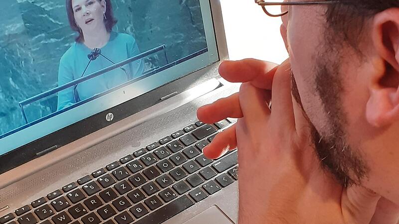 Im digitalen Klassenzimmer stehen auch Reden von Politikern – hier Bundesaußenministerin Annalena Baerbock (Grüne) – zur Verfügung. Im digitalen Klassenzimmer stehen auch Reden von Politikern – hier Bundesaußenministerin Annalena Baerbock (Grüne) – zur Verfügung.