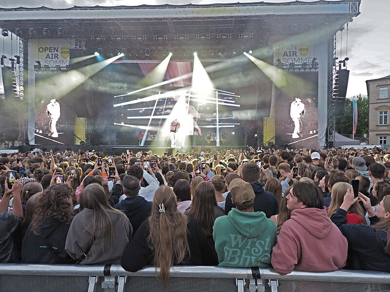 Cro Schlossplatz 2025Cro beim Open-Air-Sommer 2025 Cro Schlossplatz 2025Cro beim Open-Air-Sommer 2025