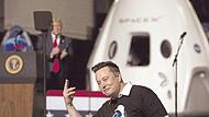 Der damalige US-Präsident Donald Trump zu Gast bei Elon Musk und seiner Weltraumfirma Space X. Heute kann der erneute Präsidentschaftskandidat auf die Unterstützung des Tech-Milliardärs setzen.