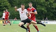 Timo Gittel (in Wei&szlig;) und der SV Memmelsdorf haben sich in der Landesliga Nordost mit 3:1 gegen den SC Schwabach behauptet.