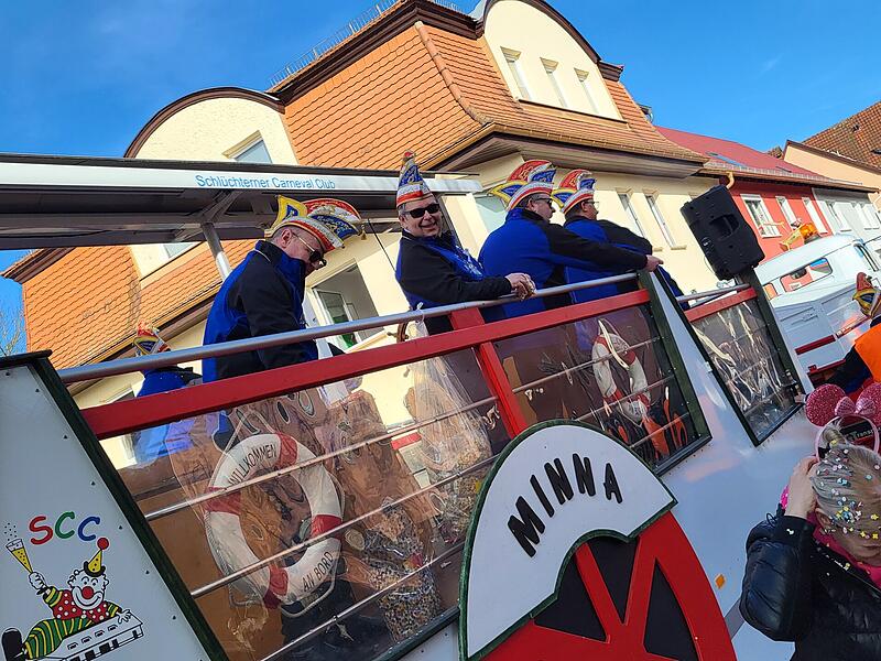Viel los war am Faschingsdienstag, 4. März 2025, beim Faschingszug in Bad Brückenau.