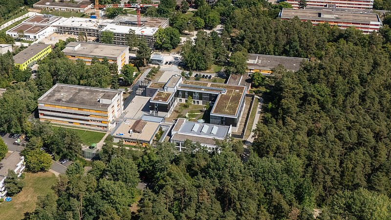 Der Amokläufer von Ansbach floh bereits am Samstag aus der psychiatrischen Abteilung der Klinik am Europakanal Der Amokläufer von Ansbach floh bereits am Samstag aus der psychiatrischen Abteilung der Klinik am Europakanal