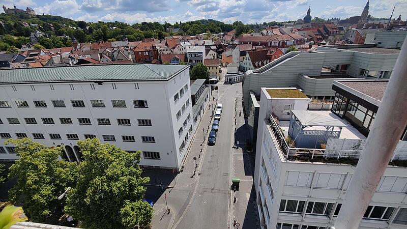 Coburg, Hindenburgstra&szlig;e, achtes Stockwerk: Von hier aus beobachtete am 16. September 2022 ein Zeuge die brutale Schl&auml;gerei in der Badergasse.