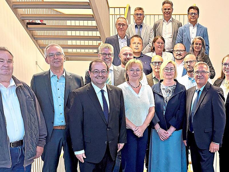 Der Stadtrat Hallstadt hat in seiner konstituierenden Sitzung die B&uuml;rgermeistervertreter gew&auml;hlt und Aussch&uuml;sse gebildet.Stadt Hallstadt