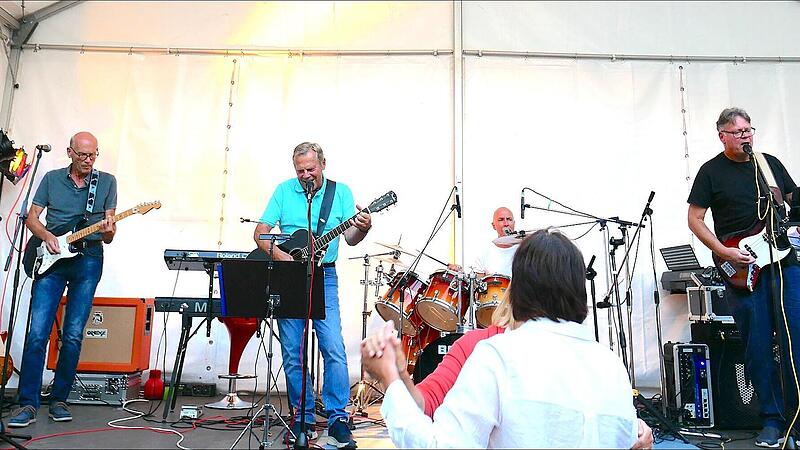 Die Band „Bodygards“ tritt am Samstagabend, 19. Juli, mit Rockoldies im Schlosshof auf.