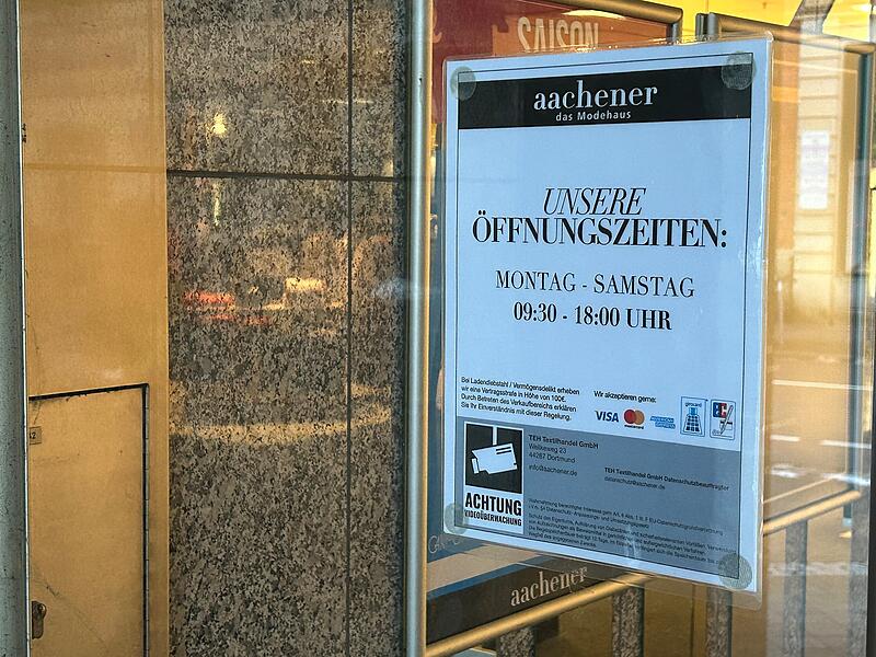 Aachener vor Eröffnung im ehemaligen Kaufhof in Coburg Aachener vor Eröffnung im ehemaligen Kaufhof in Coburg
