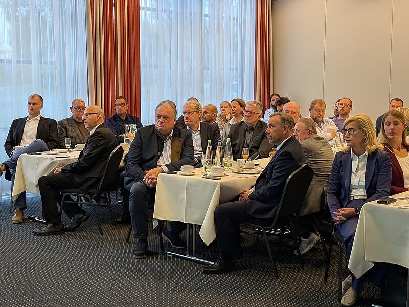 Die Stimmung beim Wirtschaftsgespr&auml;ch in Herzogenaurach am Montagmorgen: mindestens angespannt