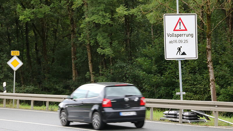 Noch kann auf der B 303 zwischen Kulmbach und Kronach gefahren werden - ab Dienstag, 16.09. sieht das anders aus: Der Streckenabschnitt zwischen Unterzaubach und Zettlitz wird wegen Bauma&szlig;nahmen voraussichtlich bis Ende November vollst&auml;ndig gesperrt werden.
