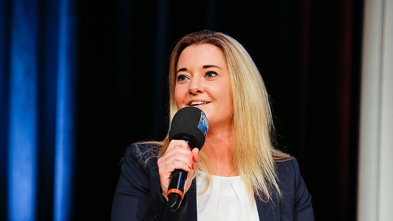 Ramona Brehm sitzt seit 2020 f&uuml;r die SPD im Coburger Stadtrat. Bei der Bundestagswahl 2021 war sie auch Direktkandidatin ihrer Partei im Wahlkreis Coburg/Kronach. Hier ein Foto von einer Podiumsdiskussion.