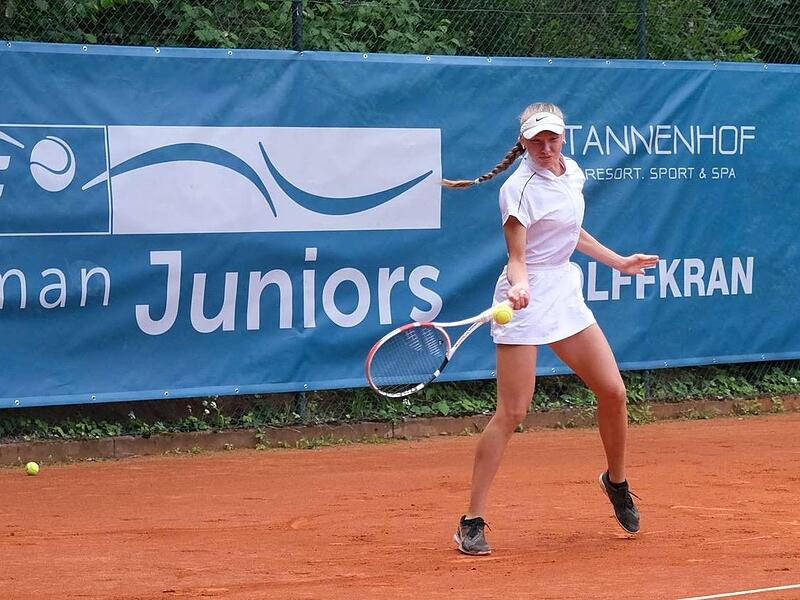 Die erst 14 Jahre alte Moskauerin Alina Korneeva sicherte sich in Bamberg bereits ihren fünften Turniersieg in dieser Saison.
