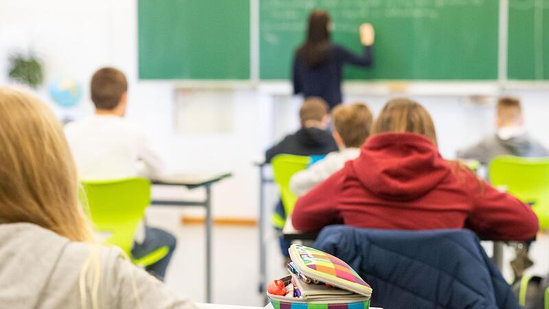 Im Landkreis Bad Kissingen haben nicht deutlich mehr Sch&uuml;lerinnen und Sch&uuml;ler vom Gymnasium an eine Realschule gewechselt, als vor der Corona-Pandemie.