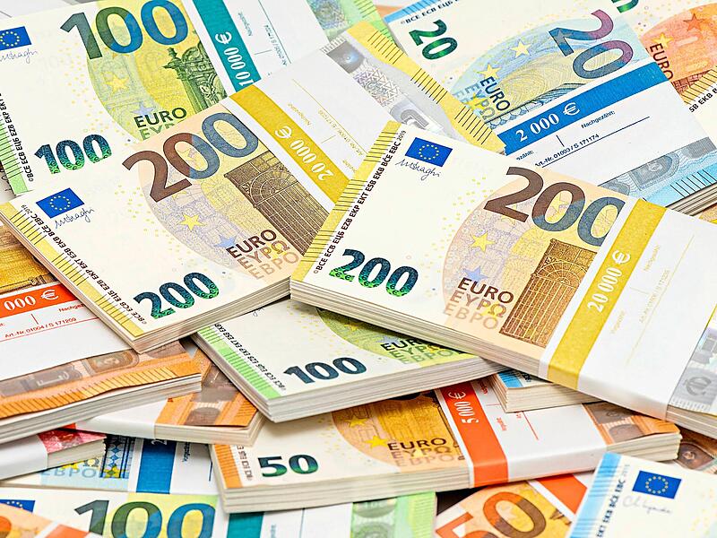 Bis zum Jahresende kommt der Kreis auf einen siebenstelligen Betrag, der nicht gegenfinanziert ist. Symbolbild: Imago/Wolfilser