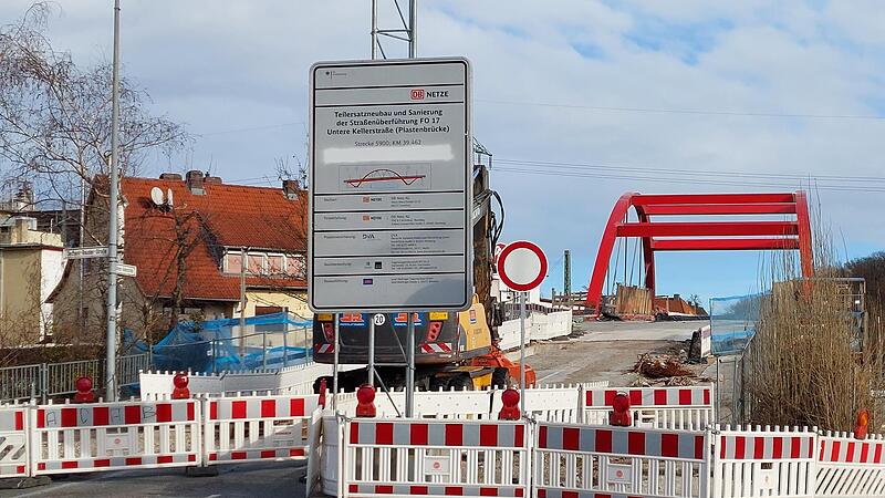 In diesem Jahr soll es soweit sein, sp&auml;testens am Annafest wird der Verkehr wieder &uuml;ber die Piastenbr&uuml;cke rollen. Hei&szlig;t es zumindest. Anwohnern reicht das nicht, sie wollen die Baustelle endlich loshaben.Forchheim & Fr&auml;nkische Schweiz