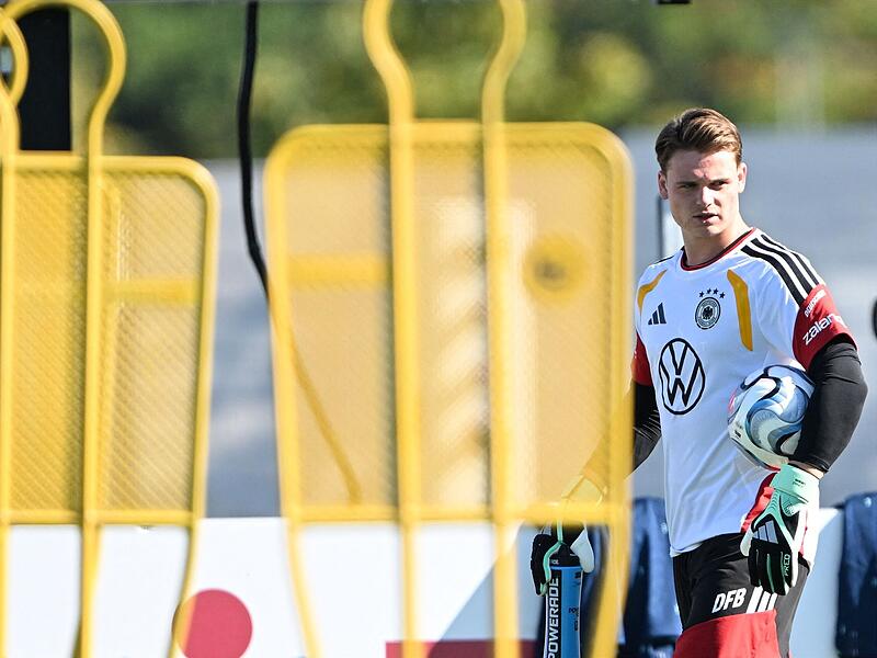 Jonas Urbig wird gegen Serbien zu seinem Debüt im deutschen Tor kommen. Jonas Urbig wird gegen Serbien zu seinem Debüt im deutschen Tor kommen.