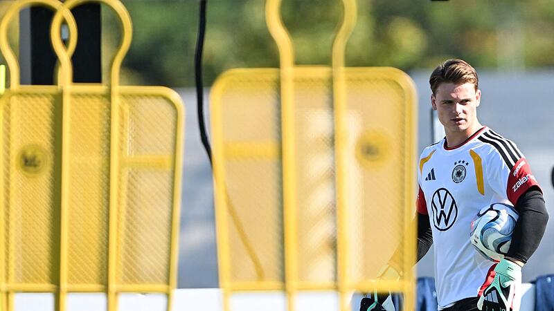 Jonas Urbig wird gegen Serbien zu seinem Debüt im deutschen Tor kommen. Jonas Urbig wird gegen Serbien zu seinem Debüt im deutschen Tor kommen.