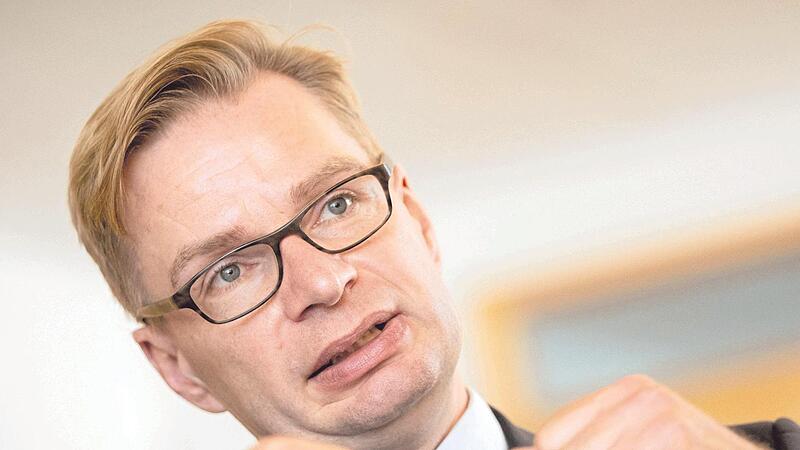 Reiner Holznagel, Pr&auml;sident des Bundes der Steuerzahler, h&auml;lt nichts von Sonderverm&ouml;gen und einer Lockerung der Schuldenbremse.