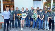 Die Schützengesellschaft Ebermannstadt proklamierte ihre neuen Könige (v. l.): Schützenmeister Sven Wagner, Dritter Schützenmeister Christopher Seitz, Roland Weidinger, Miriam Erl, Harold Edelmann, Markus Köferlein, Sophia Schmitt-Hoeß, Florian Me... Die Schützengesellschaft Ebermannstadt proklamierte ihre neuen Könige (v. l.): Schützenmeister Sven Wagner, Dritter Schützenmeister Christopher Seitz, Roland Weidinger, Miriam Erl, Harold Edelmann, Markus Köferlein, Sophia Schmitt-Hoeß, Florian Me...