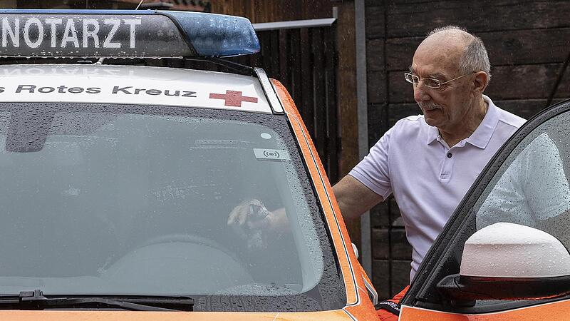 Dr. Erich Martin aus Bischofsheim in der Rh&ouml;n beklagt die schlechte Versorgung mit Not&auml;rzten in der Rh&ouml;n. Er ist seit 39 Jahren als Notfallmediziner unterwegs.
