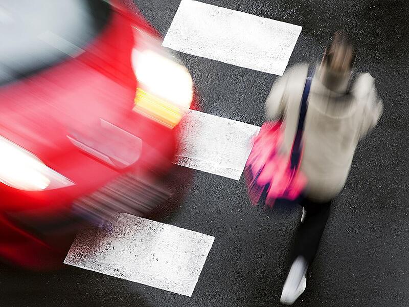 Verkehrsunfall zwischen 15-jähriger Fußgängerin und Auto in Forchheim Verkehrsunfall zwischen 15-jähriger Fußgängerin und Auto in Forchheim