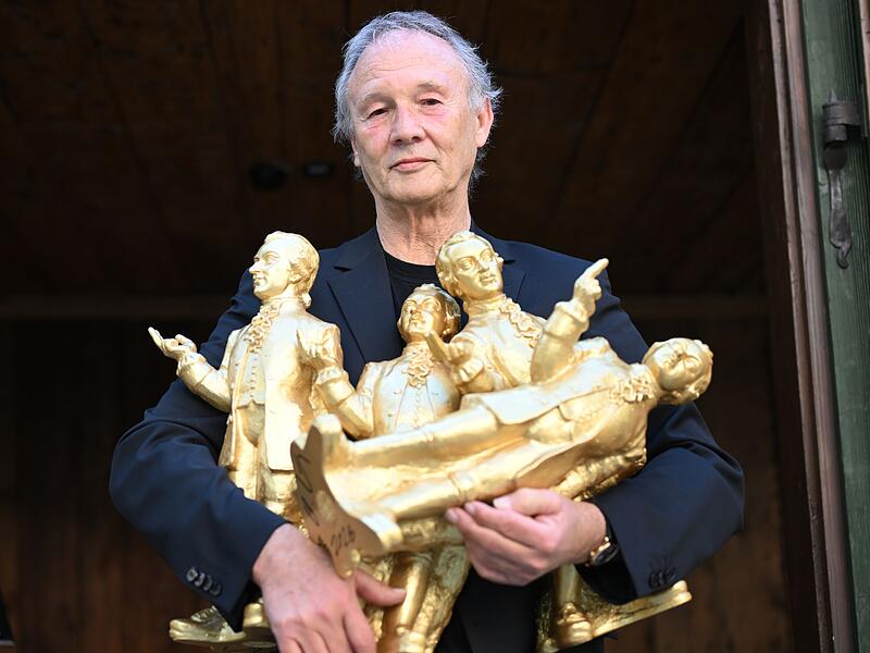 Salzburg feiert 270. Geburtstag Mozarts mit goldenen Figuren