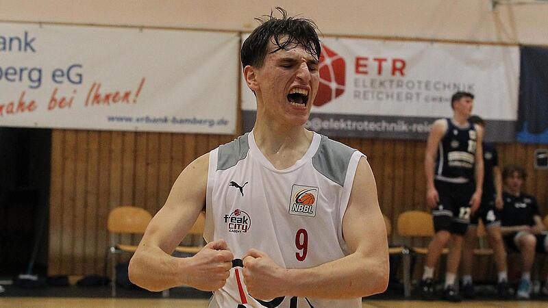 Adrian Petkovic hat einen Drei-Jahres-Vertrag bei den Bamberg Baskets erhalten. Adrian Petkovic hat einen Drei-Jahres-Vertrag bei den Bamberg Baskets erhalten.