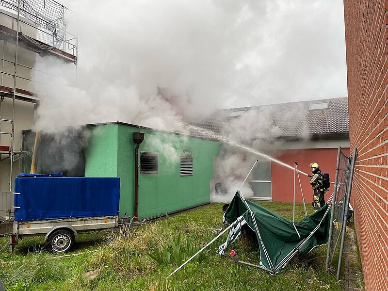 Brand im Schulschwimmbad AdelsdorfBrand im Schulschwimmbad Adelsdorf