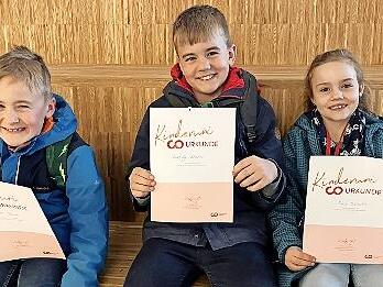 Friedrich und Ludwig B&ouml;rner sowie Sara R&ouml;hricht sind stolze Kinder-Uni-Studis.