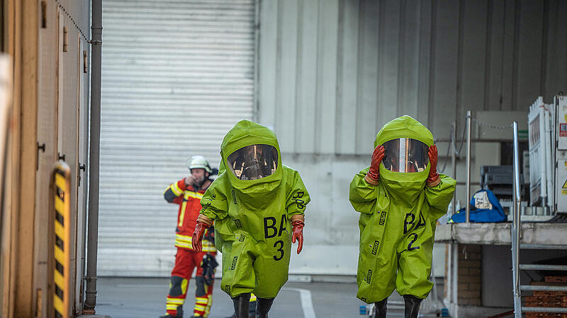 Großeinsatz in Dörfles-Esbach: Wohnhäuser und Firmengebäude evakuiert Großeinsatz in Dörfles-Esbach: Wohnhäuser und Firmengebäude evakuiert