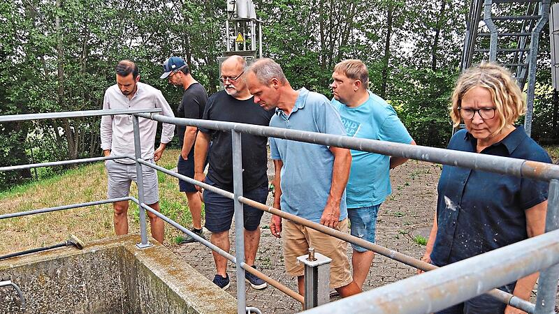 Endstation der Abwasserreinigung - hier wird das gereinigte und geprüfte Abwasser in die Mittelebrach geleitet. Elke Pieger Endstation der Abwasserreinigung - hier wird das gereinigte und geprüfte Abwasser in die Mittelebrach geleitet. Elke Pieger