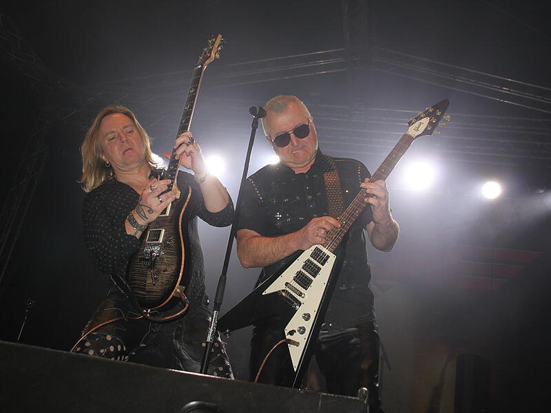Die deutsche Hardrocklegende Bonfire begeisterte bei der Motorradsternfahrt 2023 Tausende von Fans.