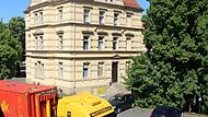 Die Eckpunkte f&uuml;r einen Erbbaurechtsvertrag zwischen   der Kolpingsfamilie und der Stadt Forchheim sind bereits vereinbart: Demnach   wird die Stadt  das Kolpingshaus       in den n&auml;chsten  99 Jahren  pachten.   Und damit auch f&uuml;r den Erhalt des  Hauses zust&auml;ndig sein. Ekkehard Roepert