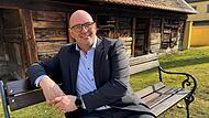 Tim Scheppe von den Freien Wählern will 2026 der neue Adelsdorfer Bürgermeister werden.