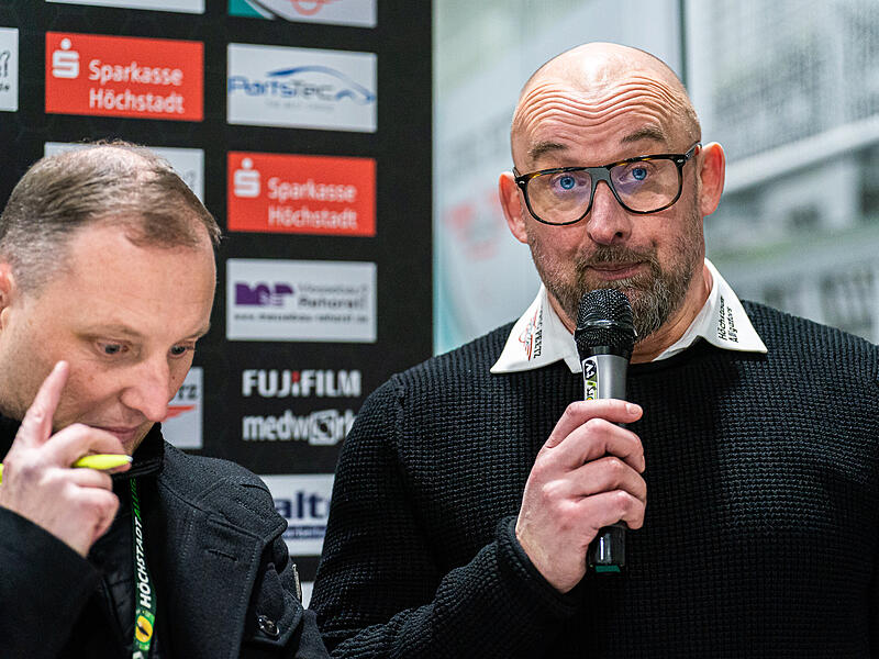 Morgan Persson (rechts) wei&szlig; um die Bedeutung des anstehenden Wochenendes. Der H&ouml;chstadter EC muss gegen Bayreuth und in F&uuml;ssen punkten.