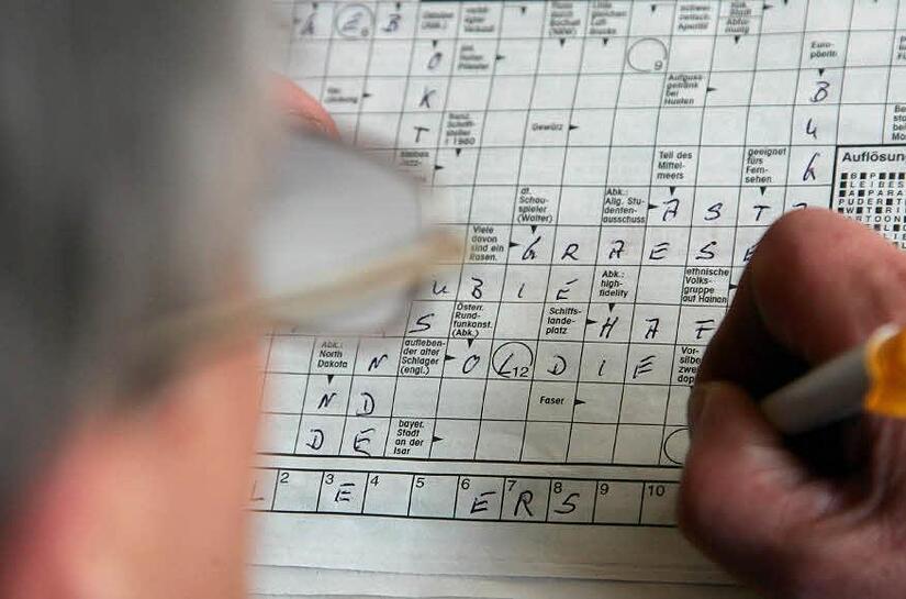 Das Lösen von Kreuzworträtseln ist an langen Winterabenden ein schöner Zeitvertreib, wenn nur die seltsamen Fragen nicht wären ... Foto: Archiv