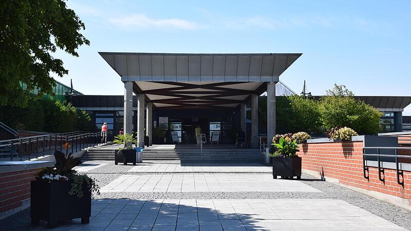 Der Prozess um den mutma&szlig;lichen Doppelmord in einer Fl&uuml;chtlingsunterkunft in Kronach   wurde fortgesetzt &ndash; doch nicht am Landgericht Coburg, sondern im Klinikum Bayreuth.