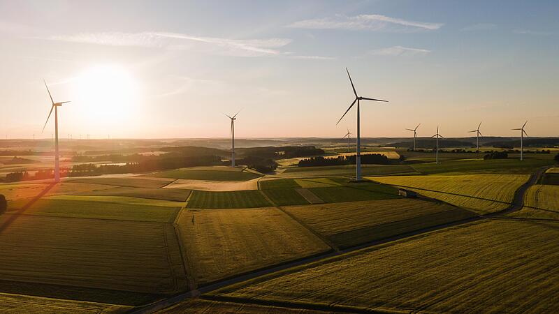 Der Klimawandel hat bei vielen das Bewusstsein für nachhaltige Anlagen geschärft. Erneuerbare Energien zum Beispiel bieten durchaus Rendite-Chancen. Der Klimawandel hat bei vielen das Bewusstsein für nachhaltige Anlagen geschärft. Erneuerbare Energien zum Beispiel bieten durchaus Rendite-Chancen.
