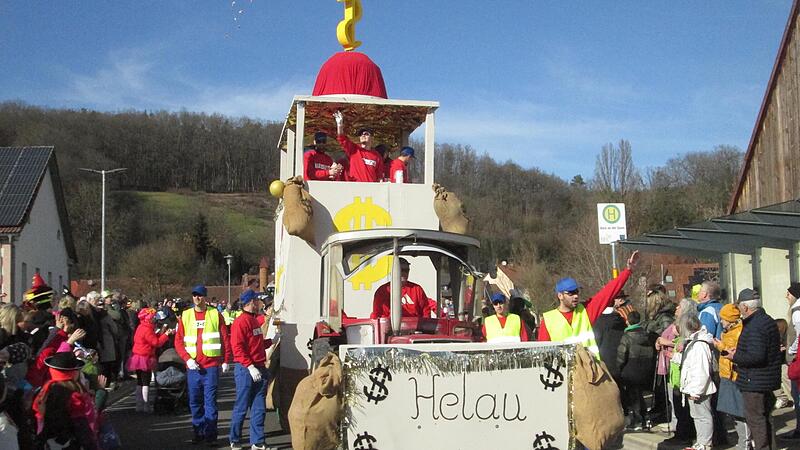 Die SV Aura-Jugend pr&auml;sentierte Dagobert Duck, den Superreichen.