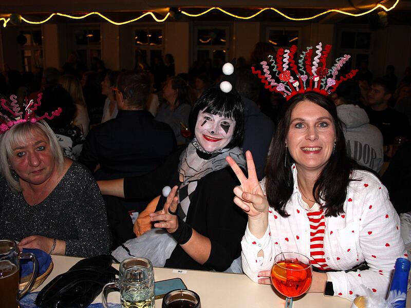 So wird Fasching 2026 in Pottenstein gefeiert: Die sch&ouml;nsten Bilder vom Gauditreffen.