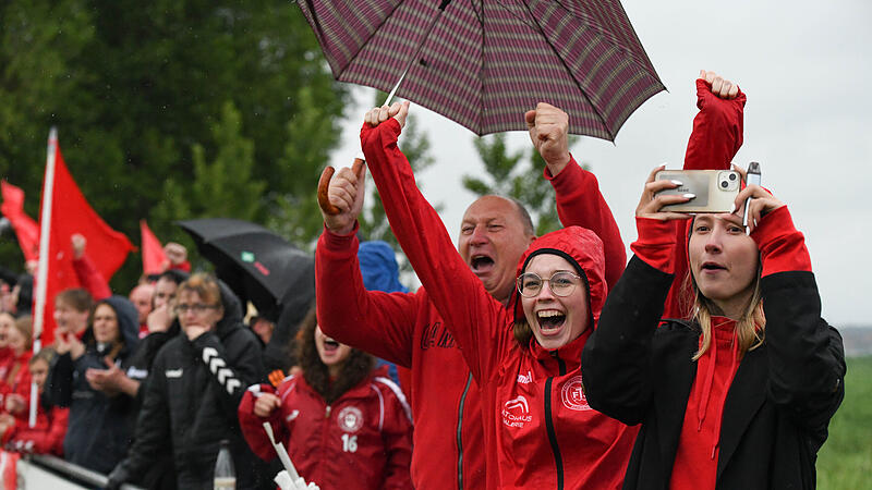 Die Fans der FT Schweinfurt freuen sich &uuml;ber ein Stadtduell gegen den T&uuml;rk. SV-12 Schweinfurt.