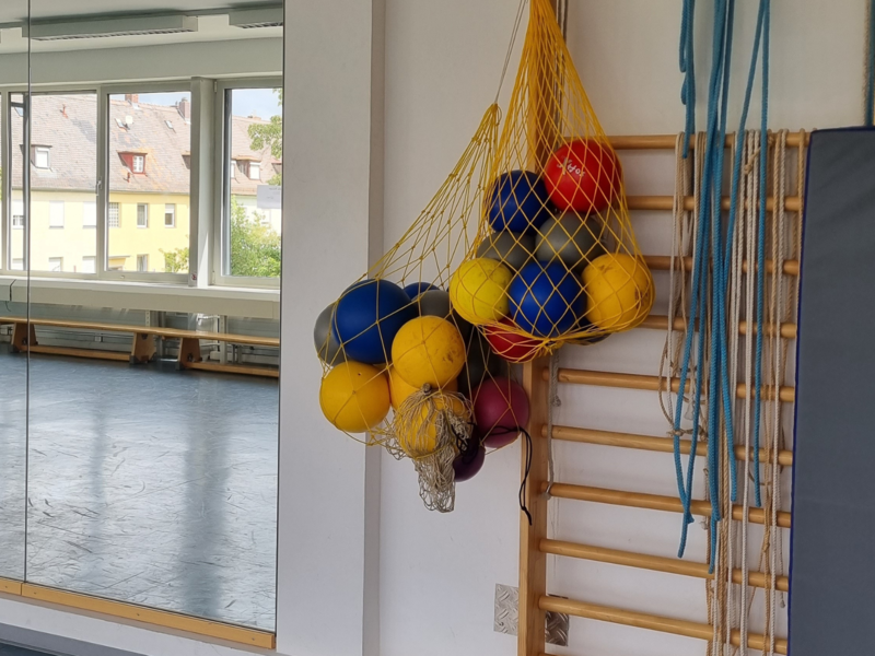 DEB in Bamberg: Ausbildungen im GesundheitswesenDEB in Bamberg: Ausbildungen im Gesundheitswesen