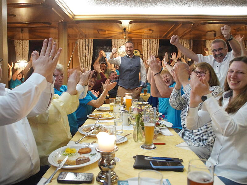 Michael Dippold Im Gasthaus Krapp herrschte Jubelstimmung bei den CWG-Anhängern und ihrem Bürgermeisterkandidaten Michael Dippold.