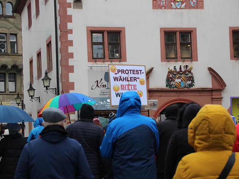 Demokratie Demo "Nie wieder ist jetzt in Bad KissingenDemokratie Demo "Nie wieder ist Jetzt" in Bad Kissingen